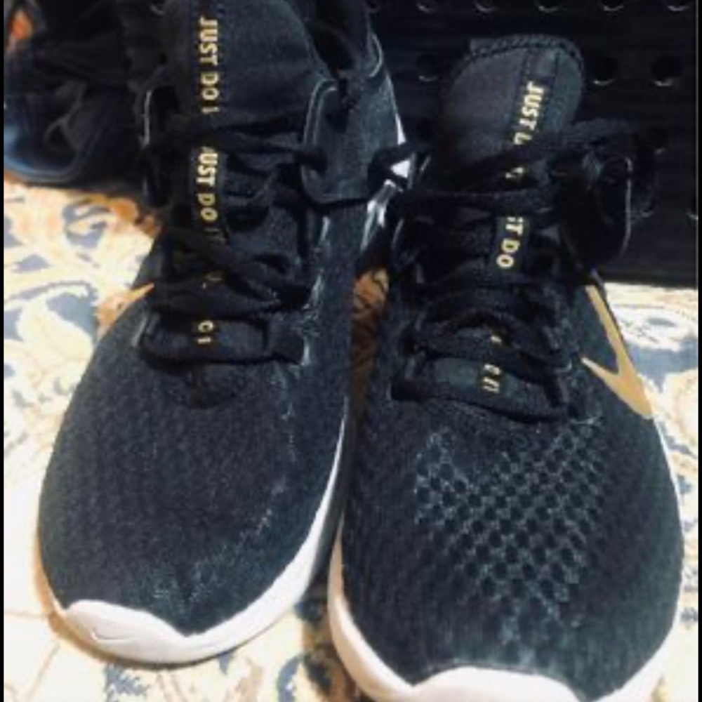 Ladies Nike Shoes